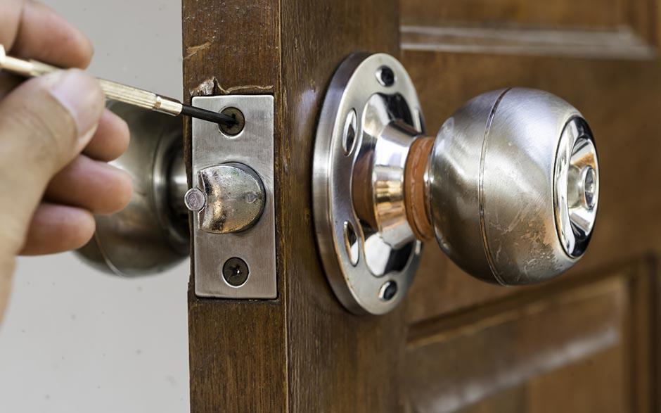 comment demonter une serrure de porte d'entrée Sartrouville